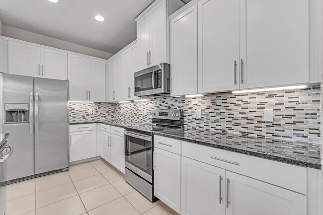 Photo - 569 Bethesda Ct