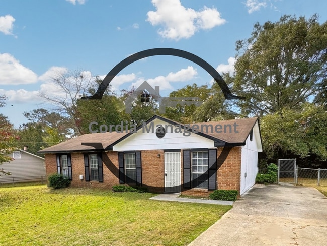 Photo - Fenced in 4 Bedroom 1.5 bathroom Home located in Jonesboro