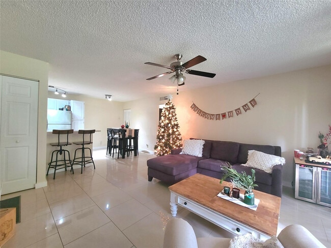 Photo - 801 Lyons Rd Unit 19106