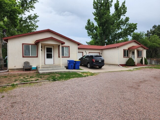 Diamond Duplex - 525 N Diamond Ave