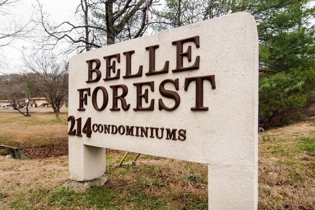 Building Photo - Great studio location in Belle Forest!