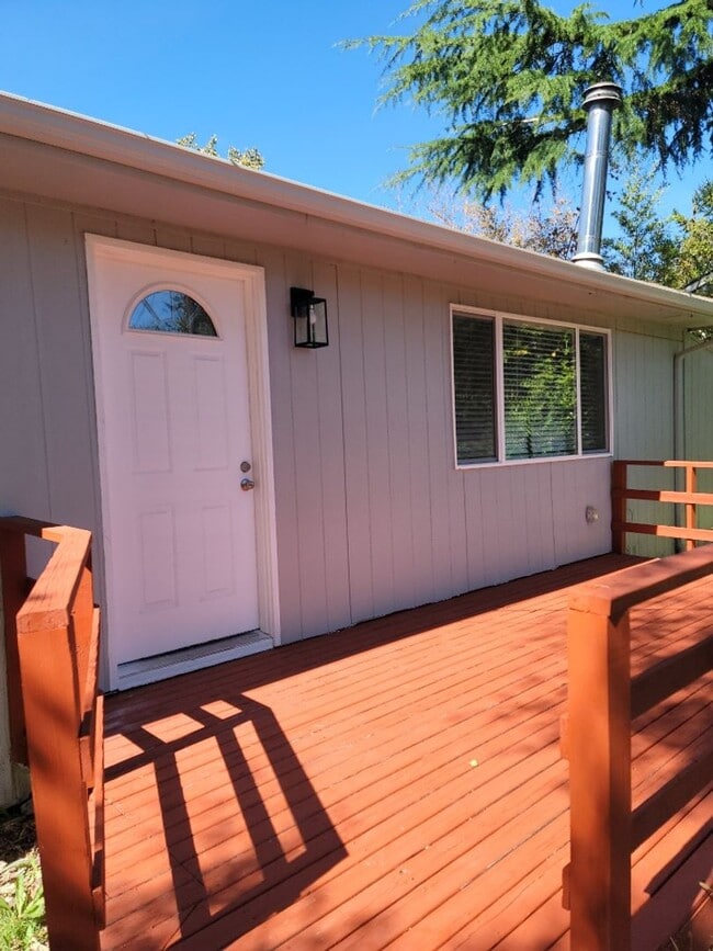 Building Photo - Remodeled 3 bed/2 bath in High Point/West ... Rental