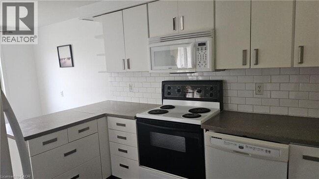 Photo - 58 Belwood Crescent