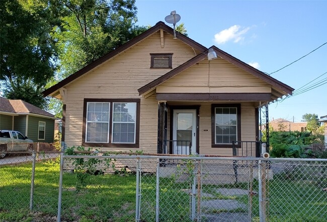 Building Photo - 7815 Dayton St