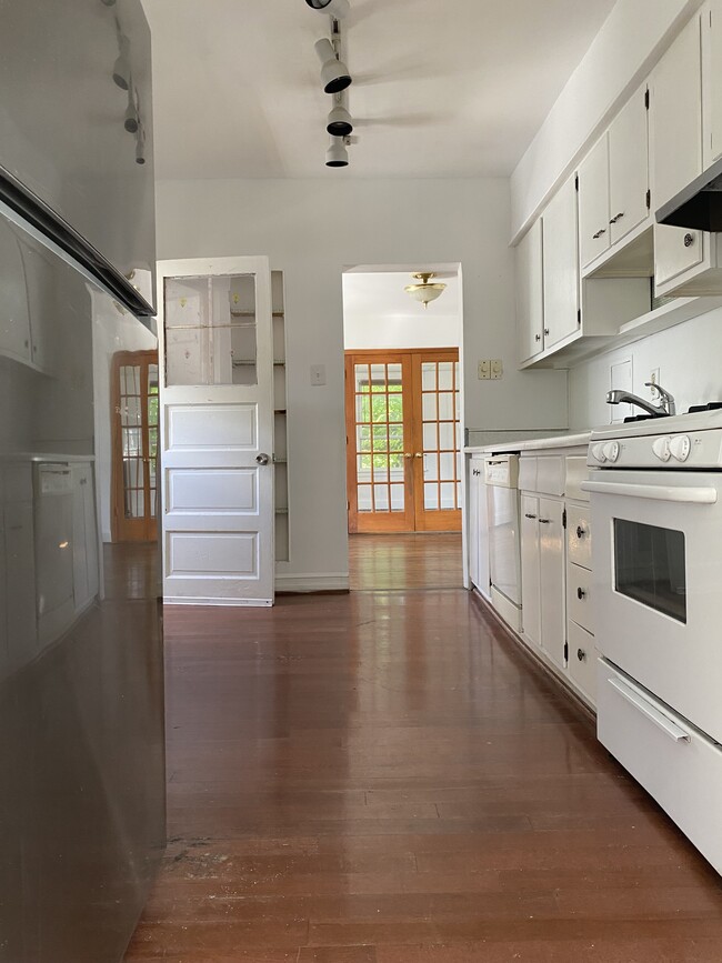 Photo - 206 E Hinckley Ave