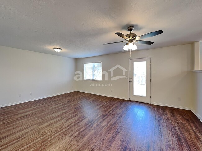 7898 Cochise Way