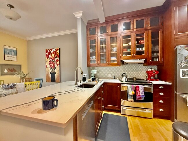 Photo - 381 Huron Ave Unit M