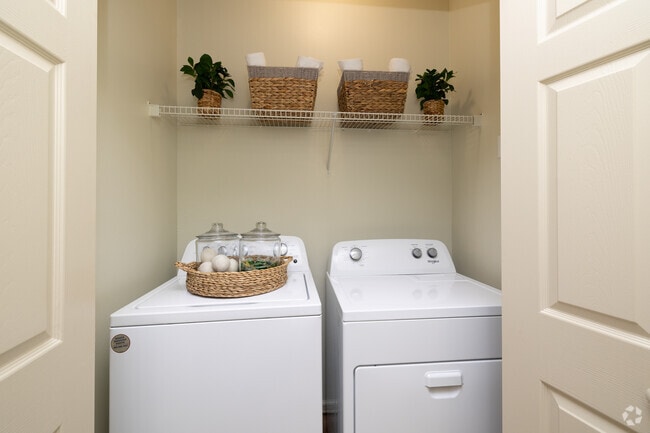 4BR, 4BA - 1,442SF - Laundry
