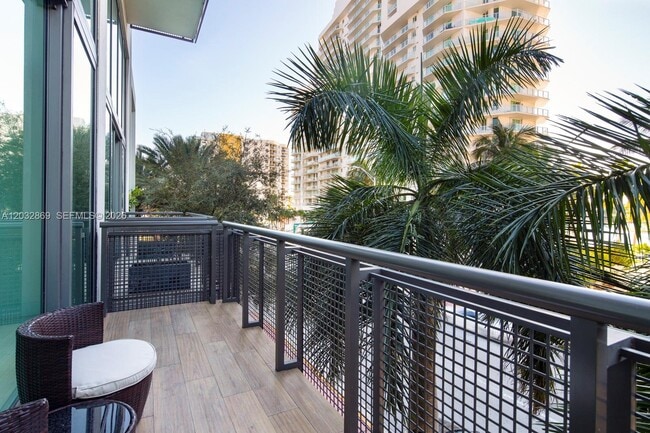 Photo - 6000 Collins Ave Unidad 346