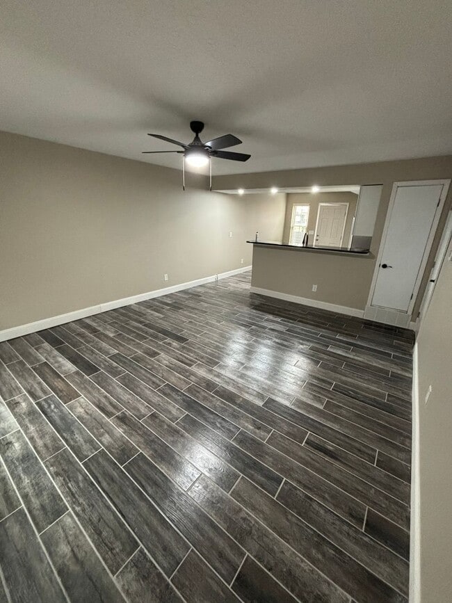 Photo - 3229 Summerhill Ln