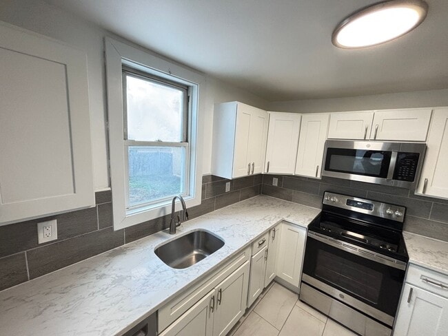 Photo - 409 E Washington Ave