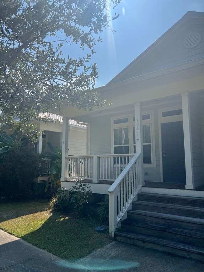 Photo - Beautiful 2/1 duplex