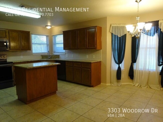 Photo - 3303 Woodrow Dr