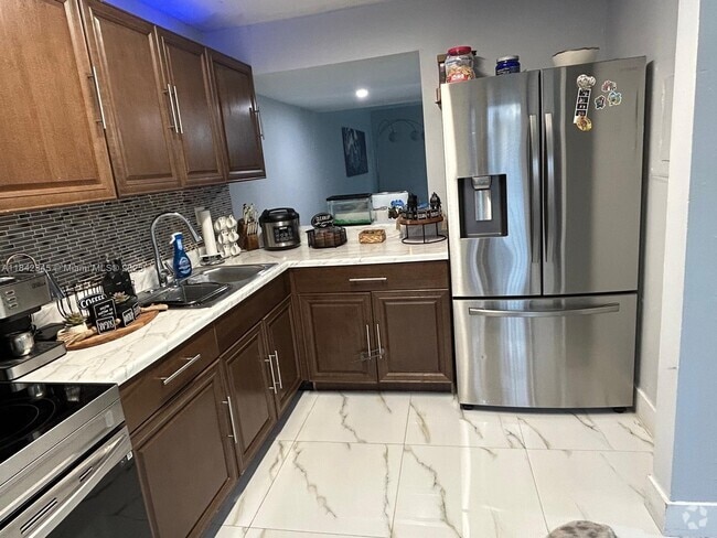 Building Photo - 6345 SW 138th Ct Unit 112 Rental