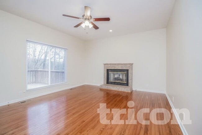 Photo - 1609 Crosswind Pl