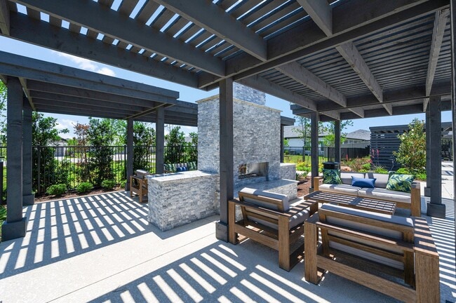 Mansions Oak Point Clubhouse-126-edit