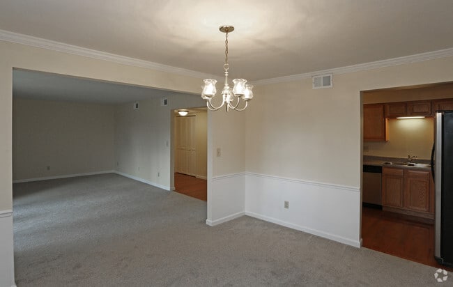 2BR, 2BA - 1,200 SF