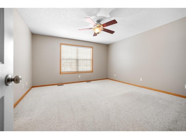 Photo - 7601 11th St N