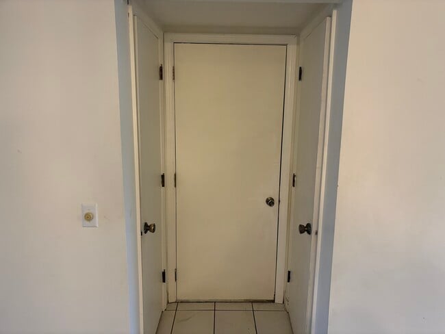 Photo - 5634 Robin Run