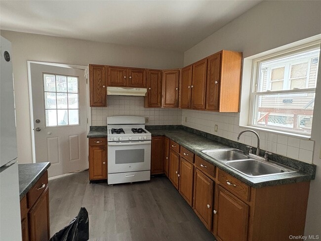 Photo - 56 Wisner Ave