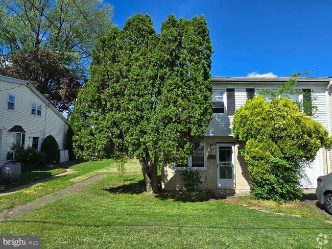 Building Photo - 647 Artwood Dr Rental