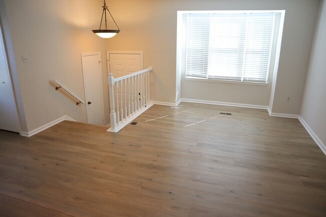 Photo - Quiet & Bright End-Unit Retreat in Desirable Silver Spring