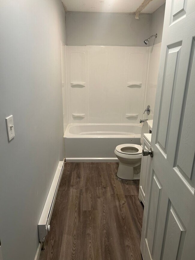 Photo - 2 bedroom Apartment Lakeshore/E. 185 Unit 1