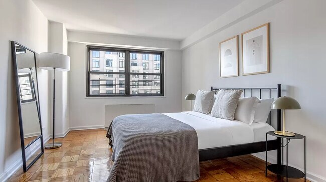 576 9th Ave