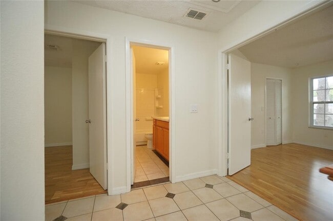 Photo - 7605 Glades Ct