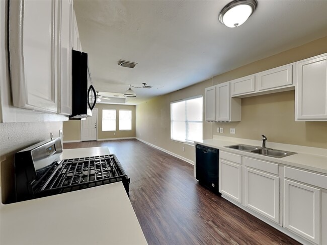 Photo - 8915 Chisholm Wood Ln