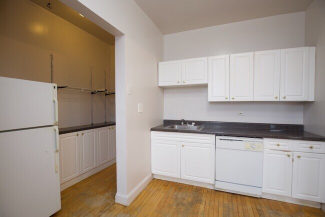 Photo - 1238 Oak Ave Unit E4