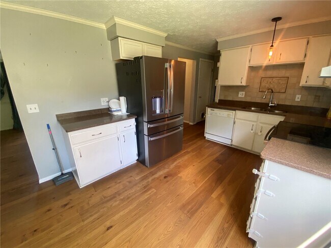 Photo - 77 Cascade Rd