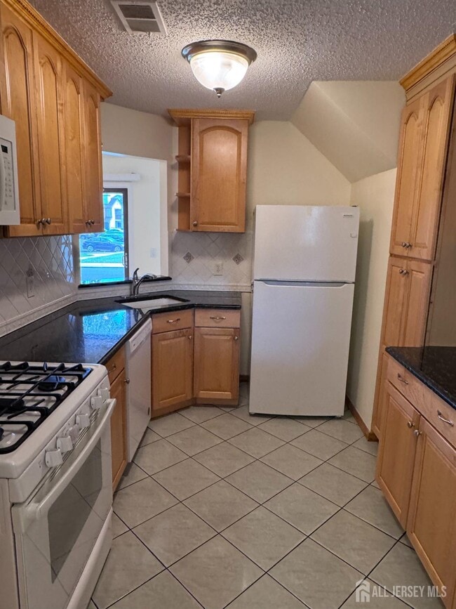 1706 Pebble Pl