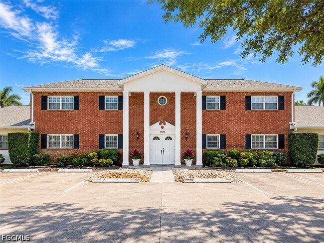 Building Photo - 1356 Myerlee Country Club Blvd Unit 3