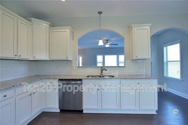128 Lee Rd