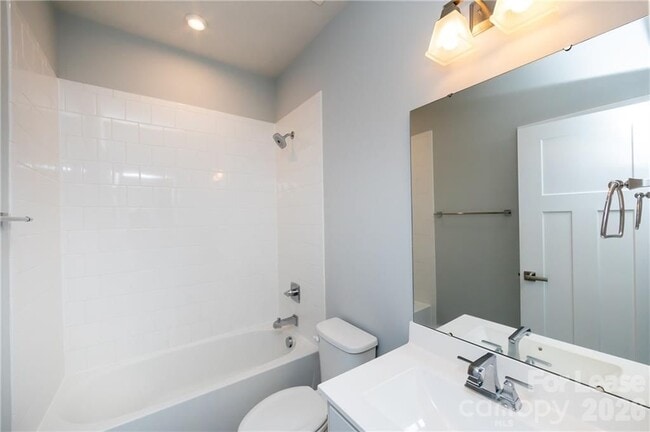 Photo - 1736 Town Oak Ln