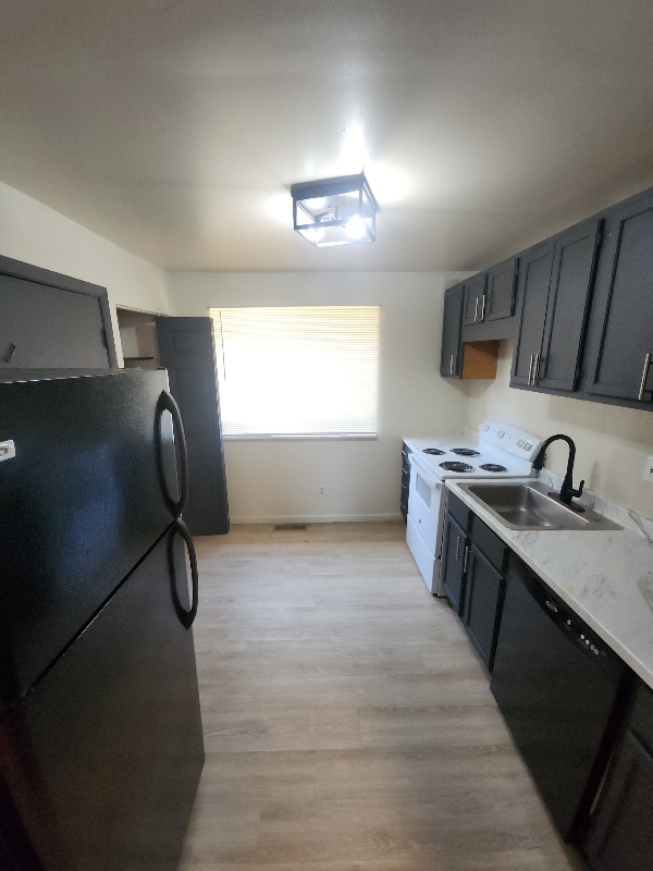 Photo - 9921 Sloane Square Unit 9943B