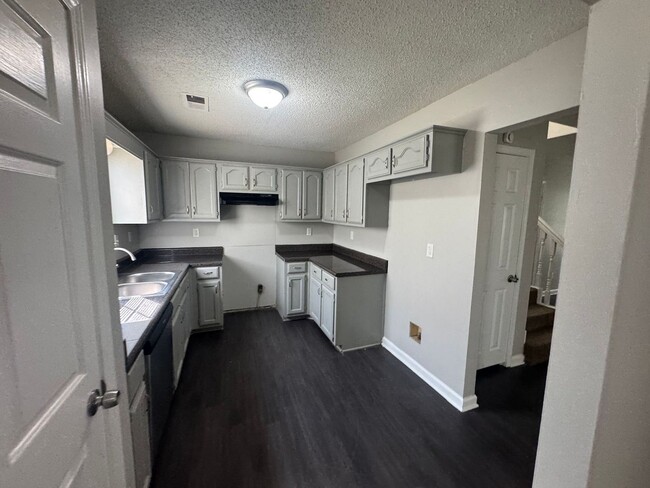 Photo - 10101 Stephenson Ln