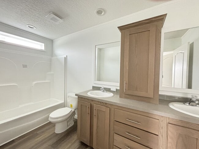 Photo - 7443 43rd Way N