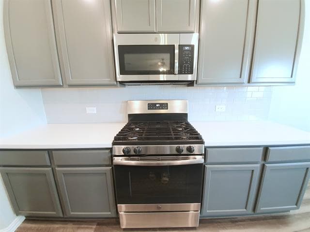 Photo - 822 Spruce Ln