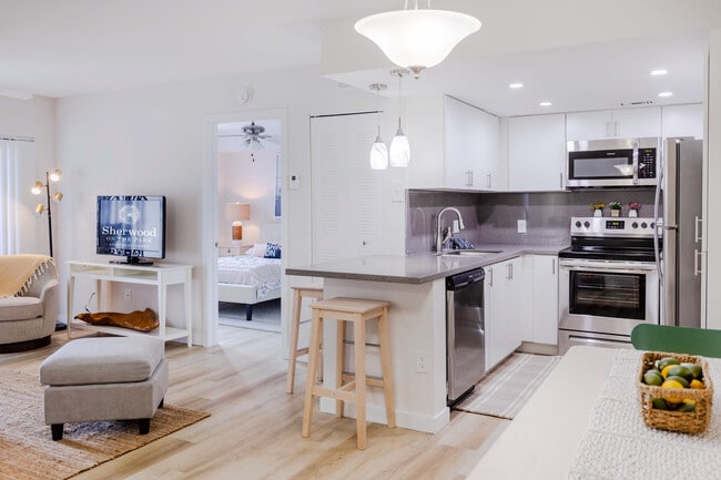 Photo - Sherwood on the Park