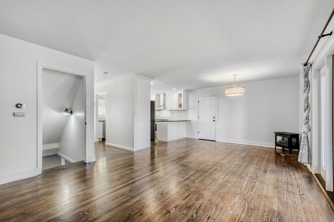 Photo - 4585 Martin Dr