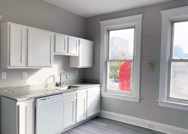 Building Photo - 3207 Jefferson Ave Unit 3207-02