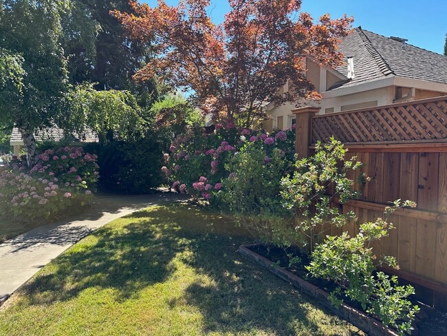 Photo - 1274 W Monterey Ave