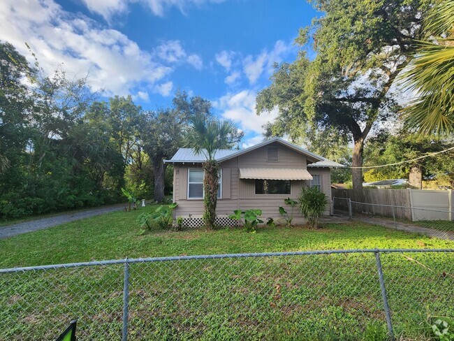 Building Photo - 2 Bedroom 1 Bath Single Family Home