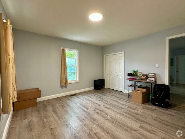 Building Photo - 339 N Front St Rental