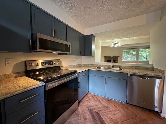 Photo - Charming 2 Bed 2 Bath Home Within Convenie...