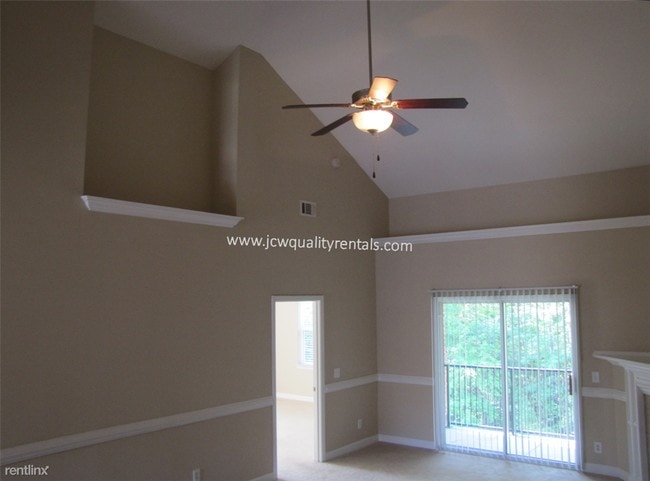 Upstairs Living Area - The Place at Georgetown