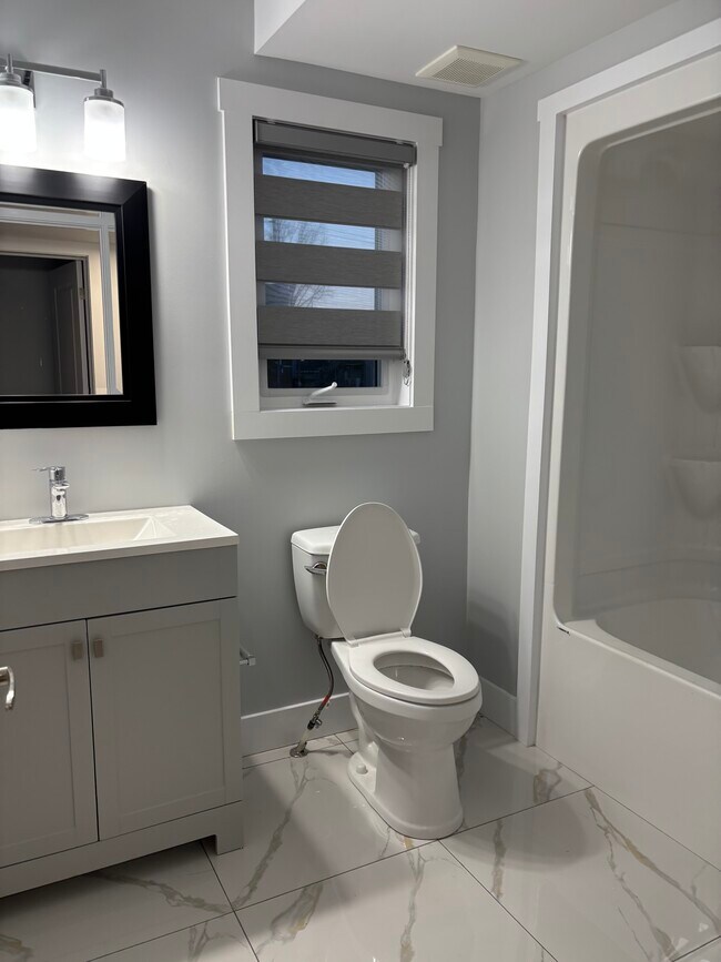 Photo - 1059 Albert Rd Unité 1