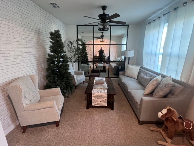 Photo - 5358 Douglas Fir Dr